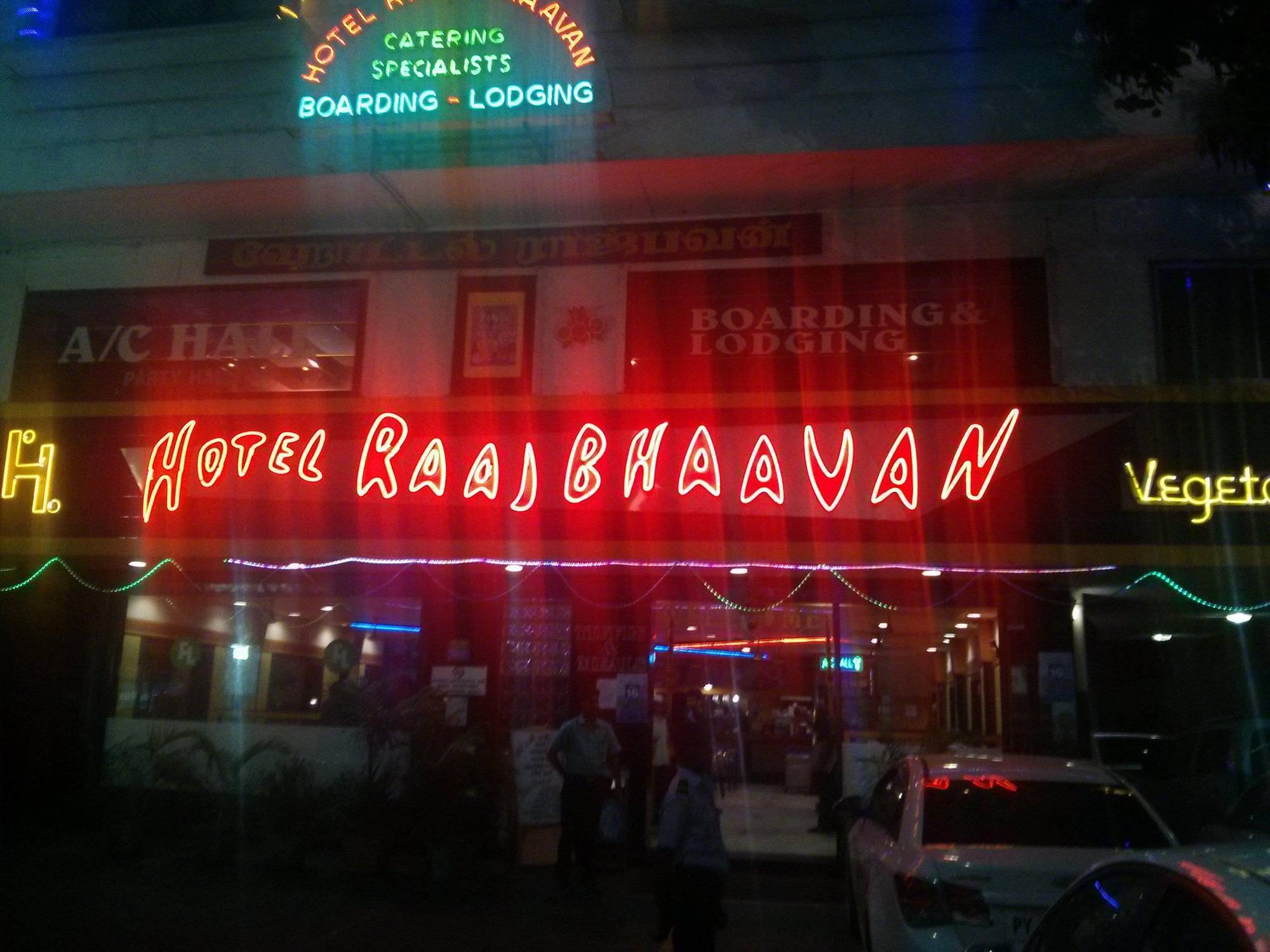Oyo 5377 Raaj Bhaavan *